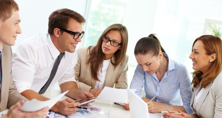 Conversaciones para reuniones de trabajo