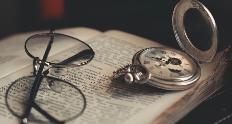 ejemplos de libros segun corriente literaria